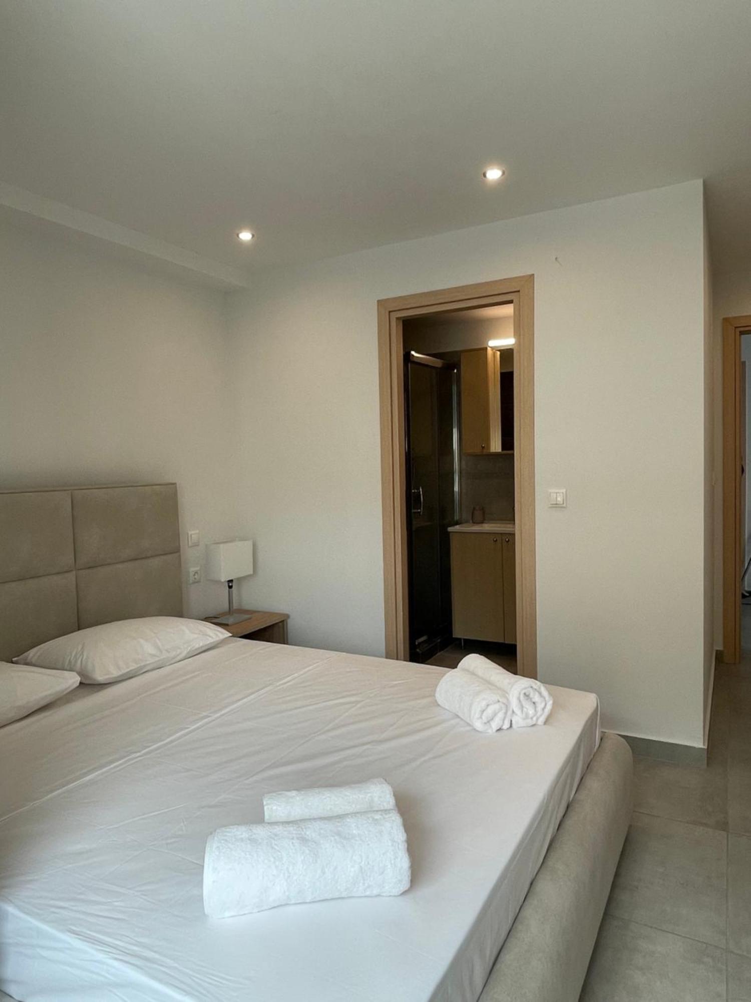 Athenian Modern 2Bd Apt Next To Metro And Archaeological Museum Exterior photo